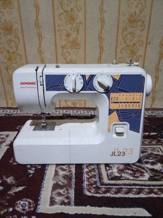 Продается швейная машина
