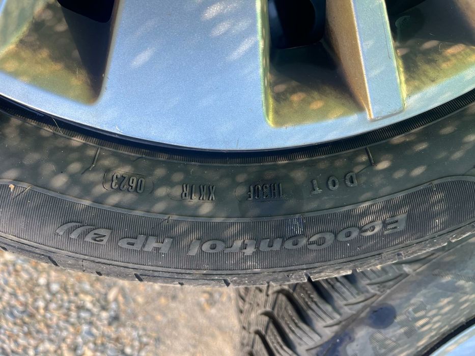 Roti de iarna  Ford R16