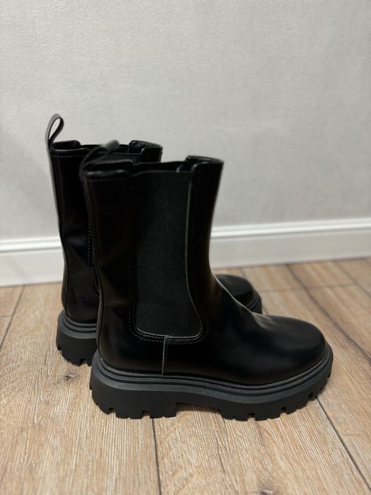 Продам ботинки осенние