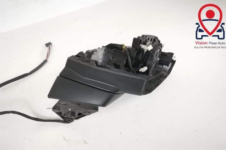 Ауди Кю7 / Audi Q7 4M Оригинално дясно огледало в добро състояние с от