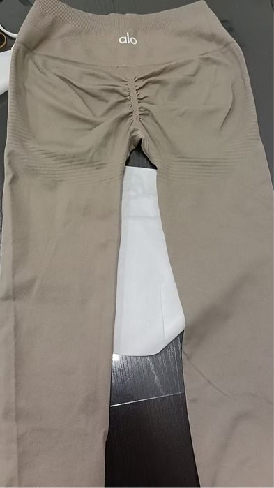 Продам новые лосины alo