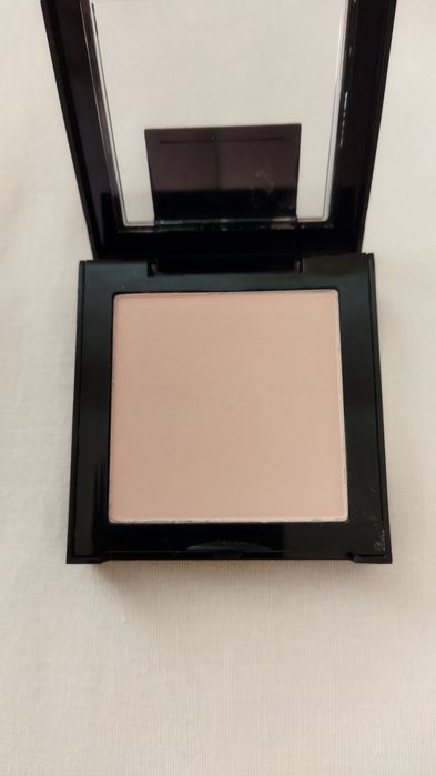 Пудра Meybelline бежевая