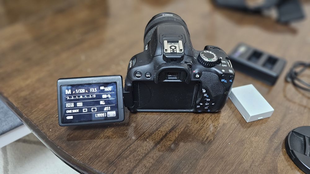 Фотоаппарат Canon 650d