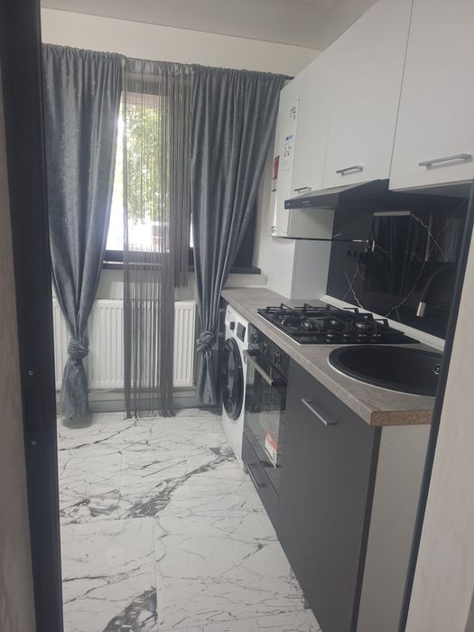 Ofer spre închiriere apartament cu 1 cameră zona Roșiori