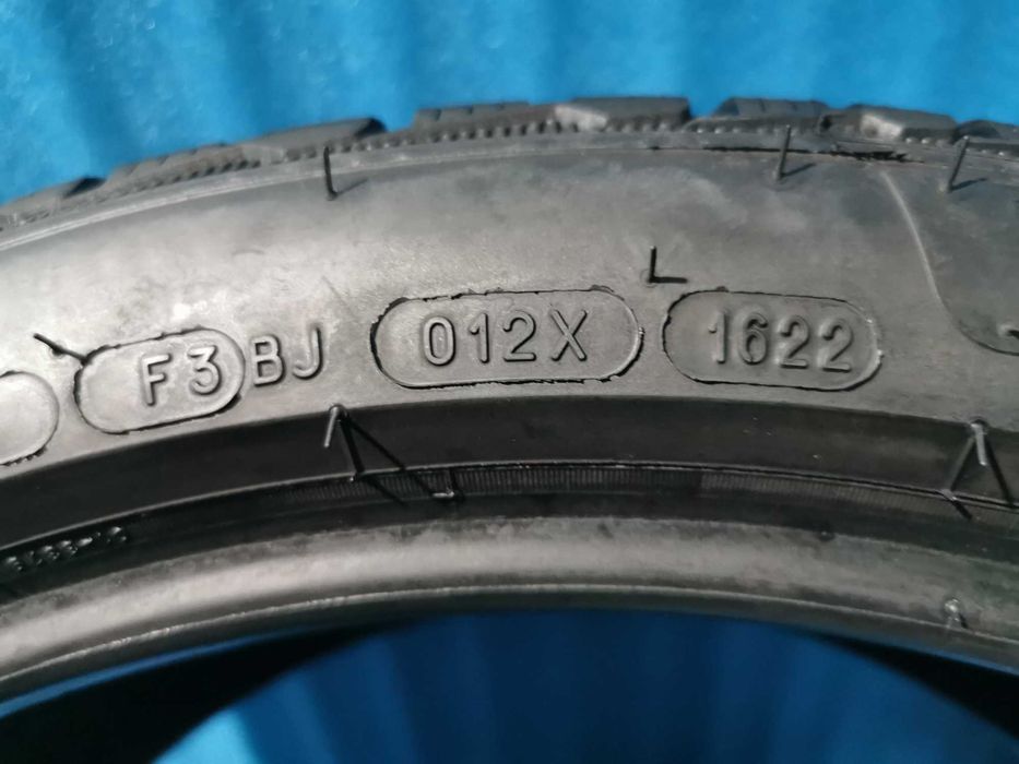 245/40/20 michelin m+s 2 buc
