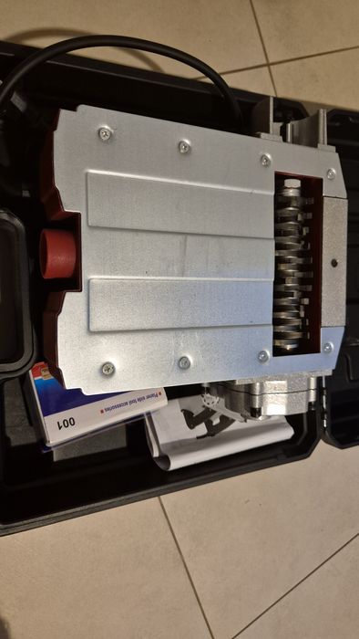 Masina decopertat / curatat pereti