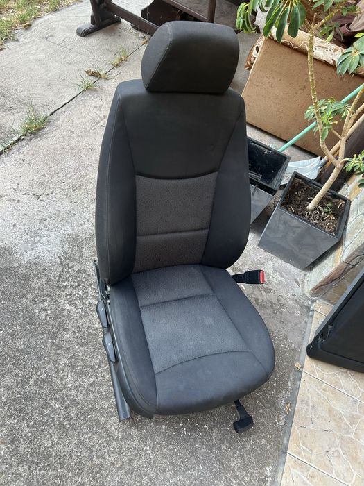 Салон за БМВ BMW E90