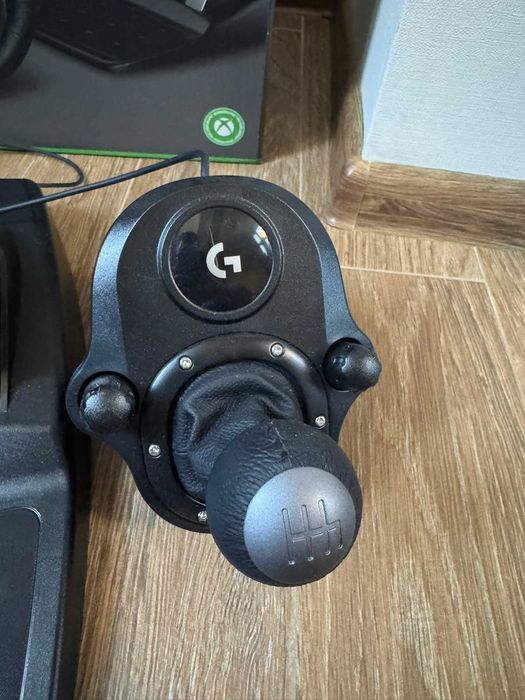 Logitech G923 Кормило/Педали + Скоростен лост Driving force Shifter