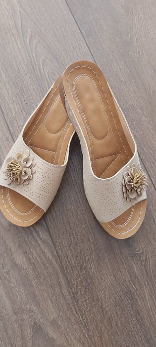 Нови дамски чехли