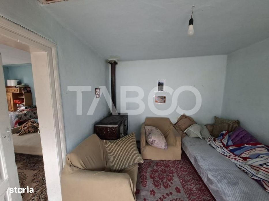 Casa individuala de vanzare in Poplaca -acces auto si strada asfaltata