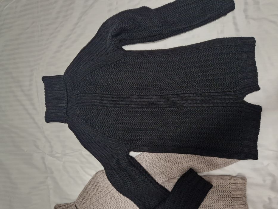Lot 2 pulovere  Pull&bear S