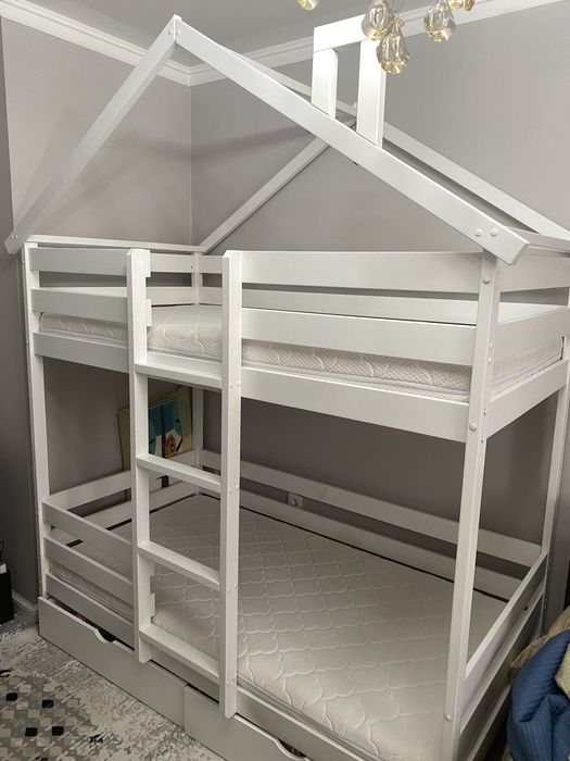 Детская кровать с матрасом