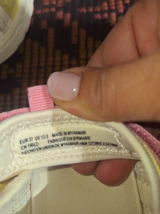 Сандали за момиче на H&M  и други