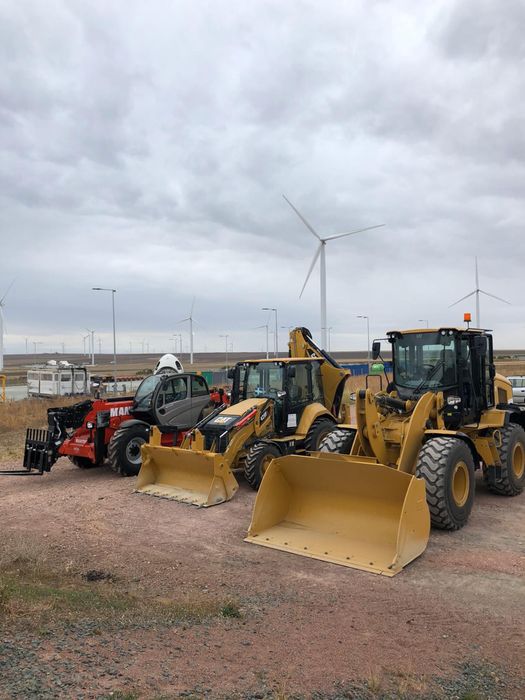 Inchiriez Ultilaje / Executii lucrari terasamente , excavari