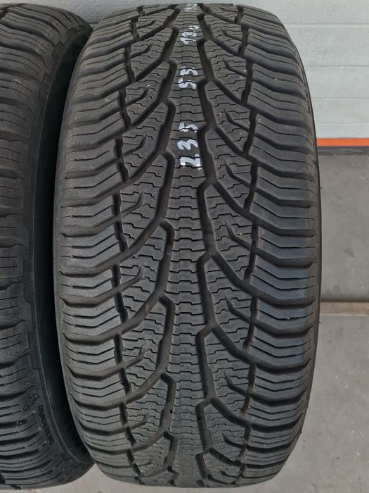 Всесезонни гуми 2 броя UNIROYAL AllSeasonExpert2 235 55 R18 дот 1922