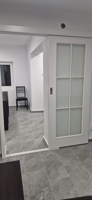 Închiriez spațiu comercial/birou.