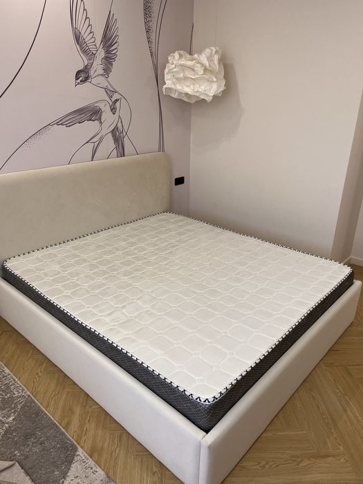 Матрас б/у чистый