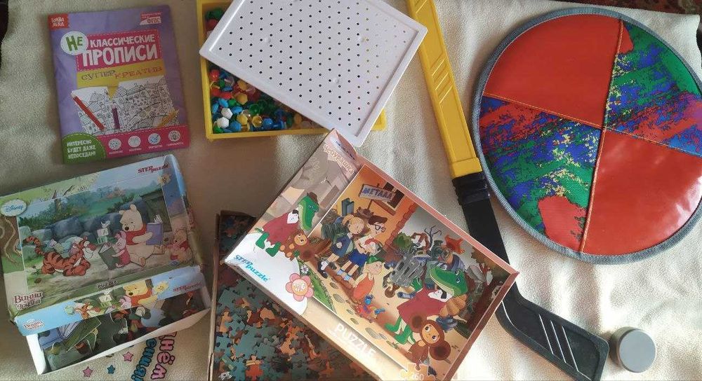 Игрушки и развивашки (есть на батарейках)