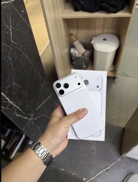 Продам iPhone 17 pro max