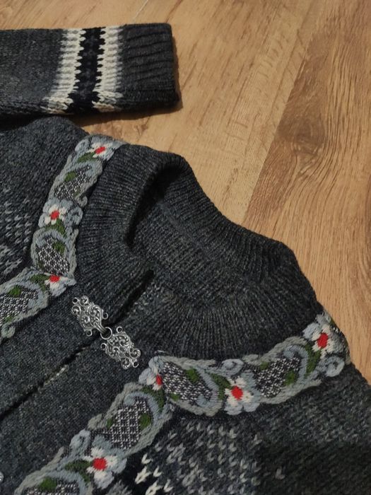 Pulover traditional norvegian din lână mărimea M bărbați sau XL damă