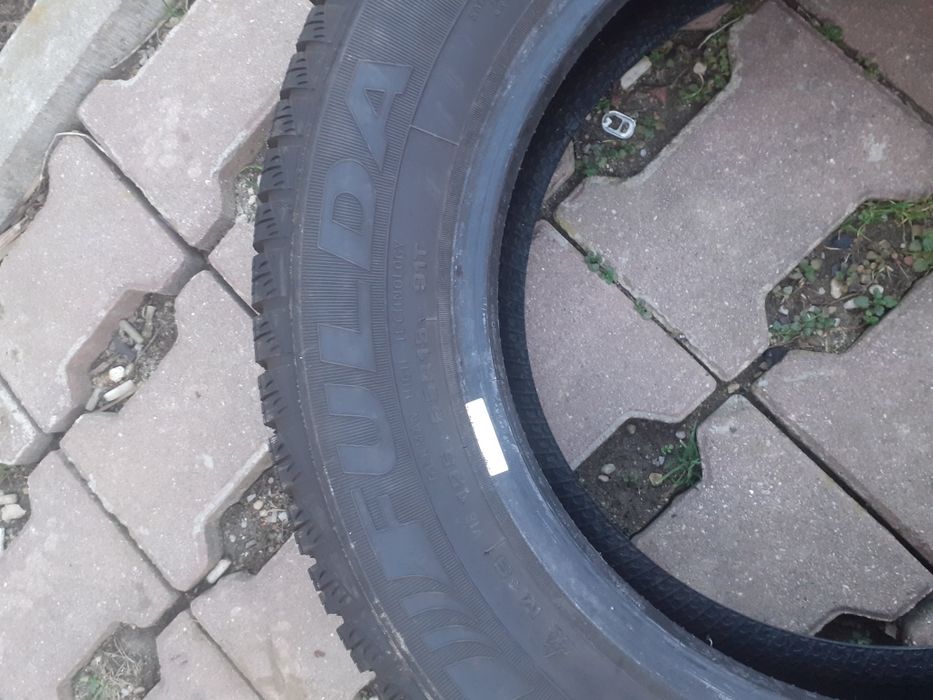 Anvelopa de iarnă 196/65/15 M+S impecabilă