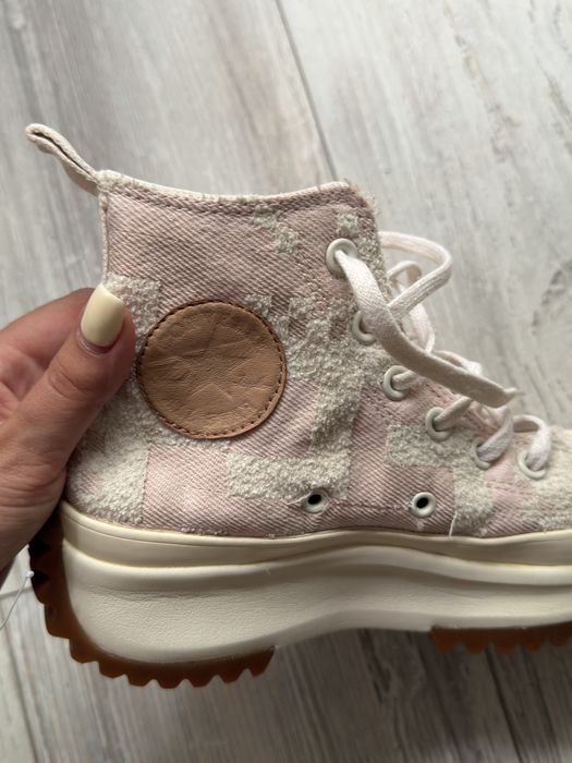 Обувки розови converse
