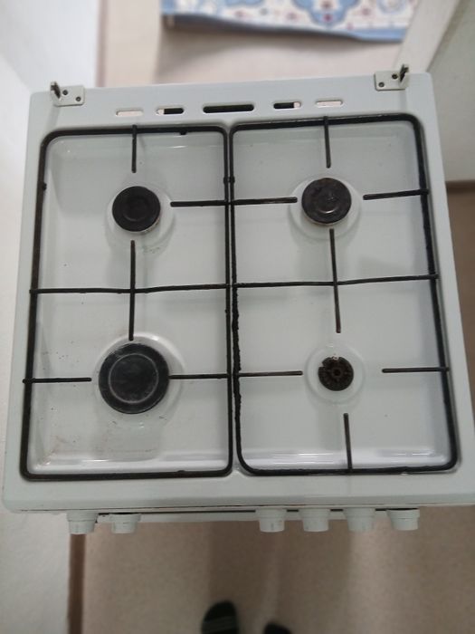 Газ плита новый.