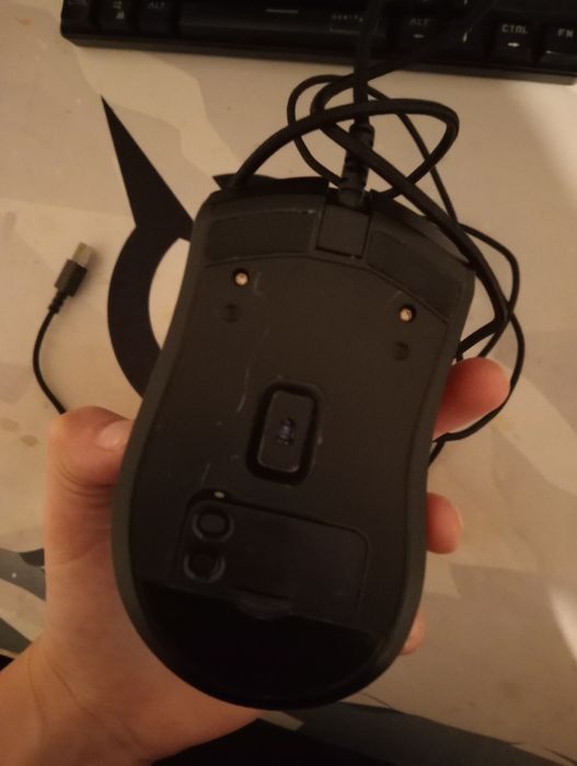 vând mouse Razer Mamba ușor negociabil