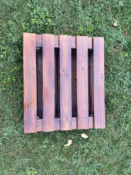 Продаю стильный столик на роликах