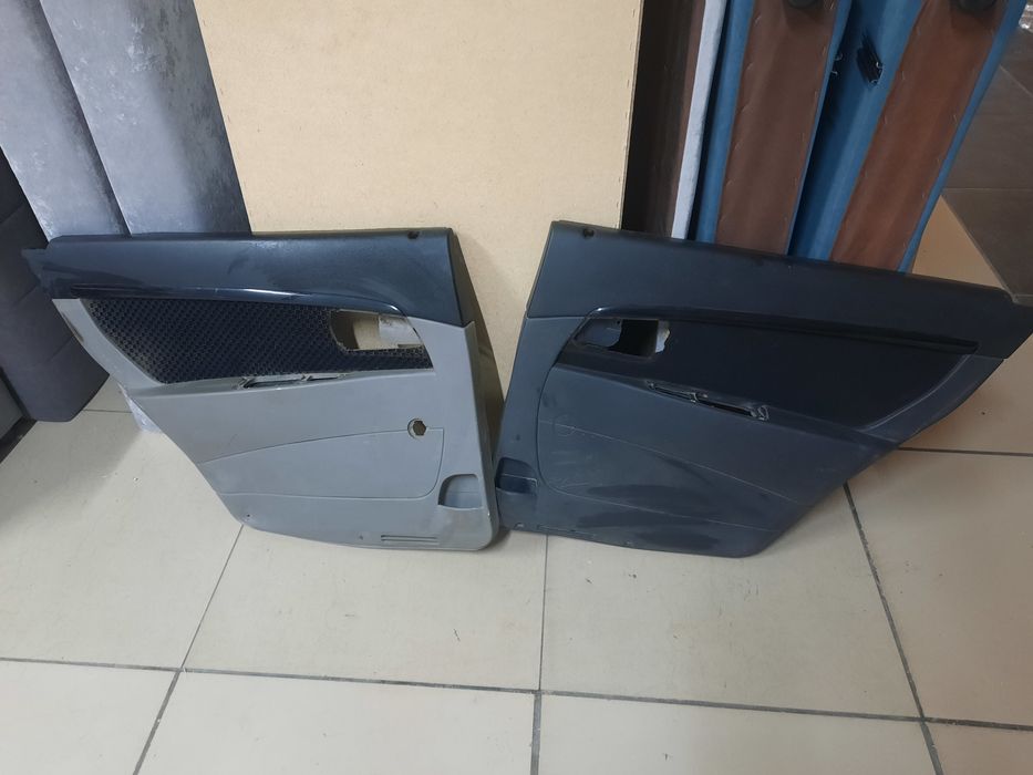 Продам задние дверные карты приора 2