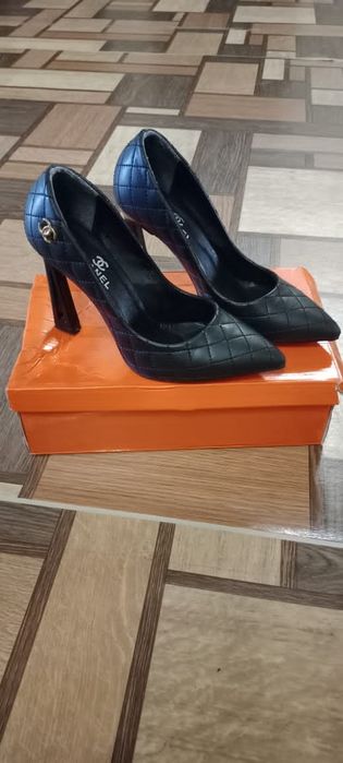 Женский обувь б/у