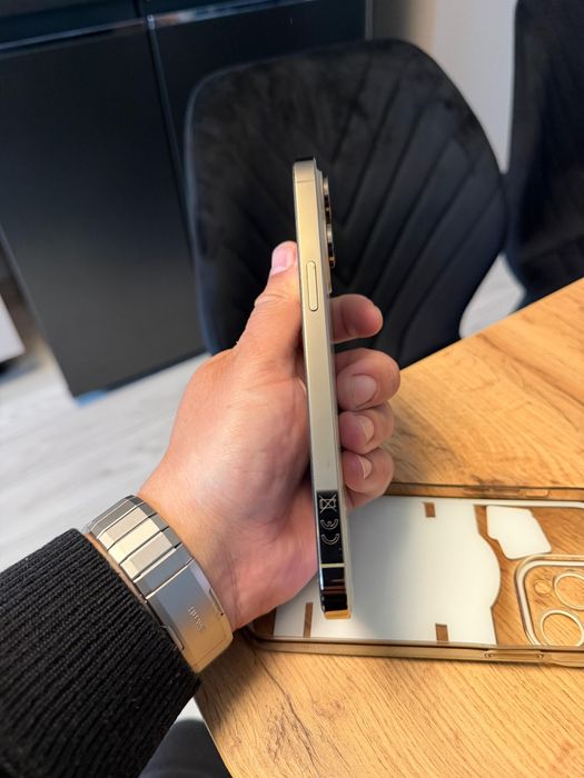 iPhone 14 pro max gold