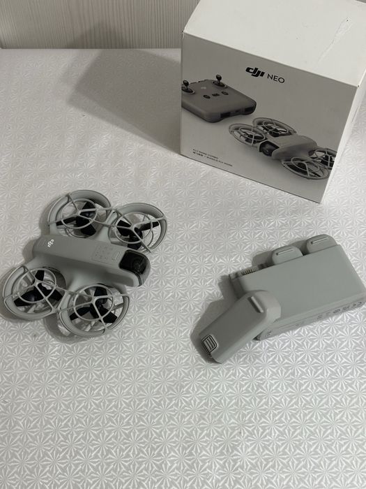 DJI NEO.     Дрон