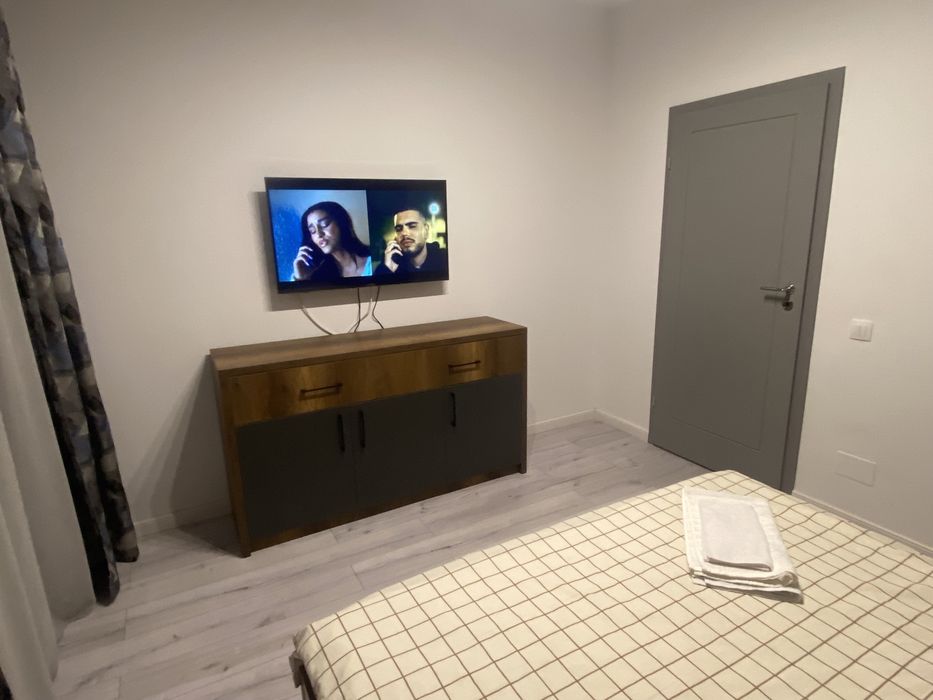 Inchiriez apartament regim hotelier pitesti AC.