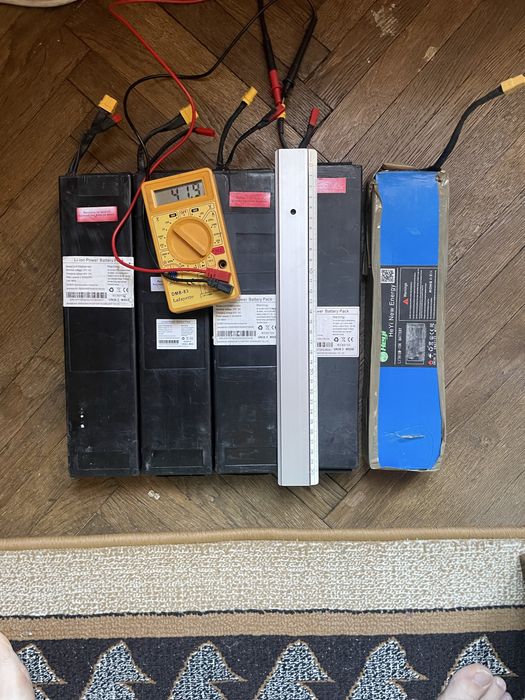 Vînd baterii de biciclete si trotinete electrice de 36 si48v