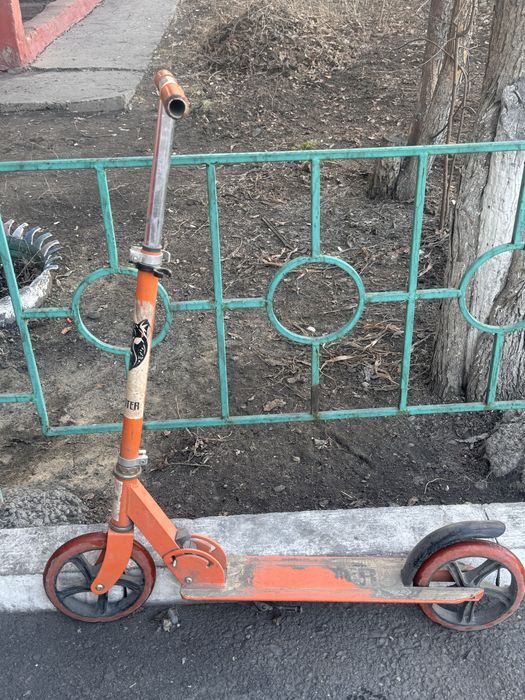 Продам самокат с железным корпусом