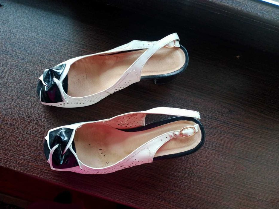 Ж е нская  обувь