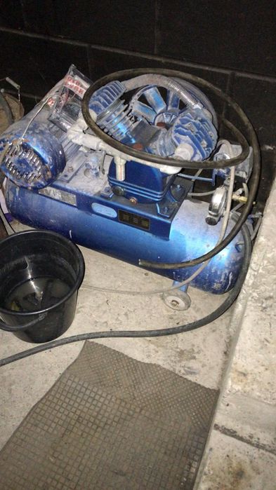 Компрессор бу в отличном состоянии