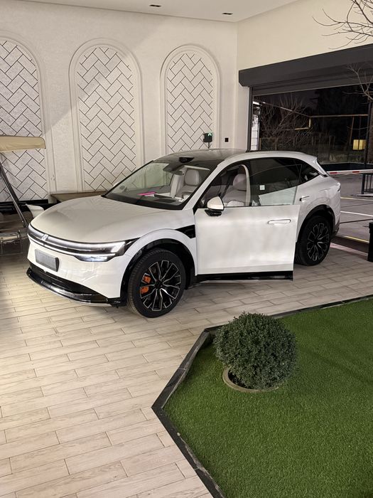 Zeekr 7x 4wd полный привод доп опции