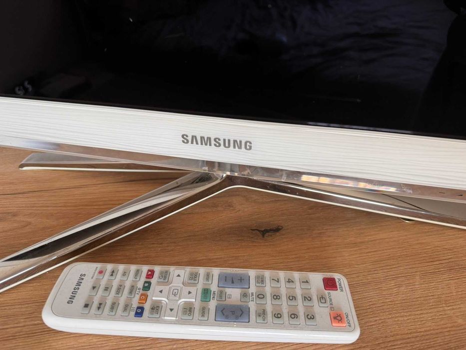 Бял телевизор 32 инча Samsung ue32c6510