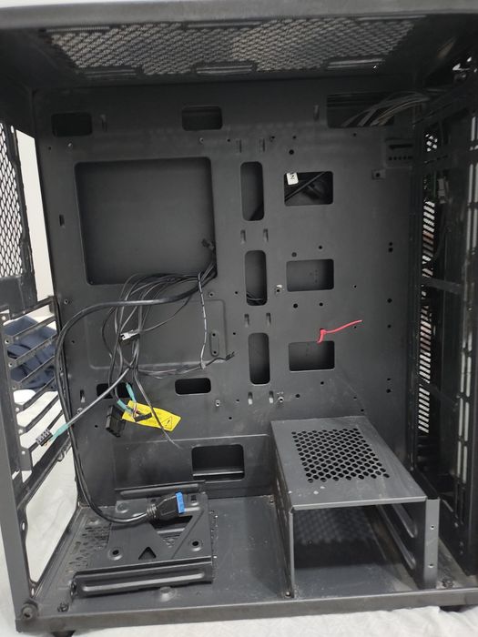 Продам корпус Deepcool ATX Glass