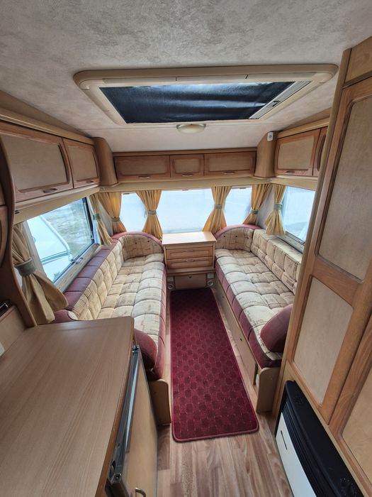 Rulota in stare foarte bună, complet echipata