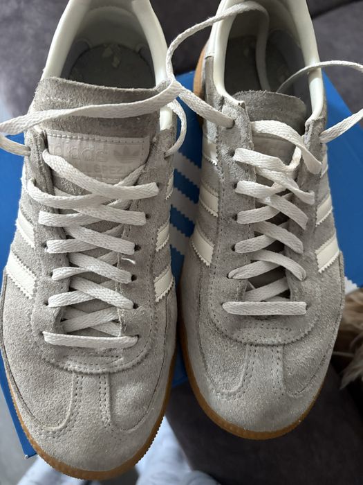 Adidas spezial,culoare gri deschis,marime 38(vin si unui 37),in stare