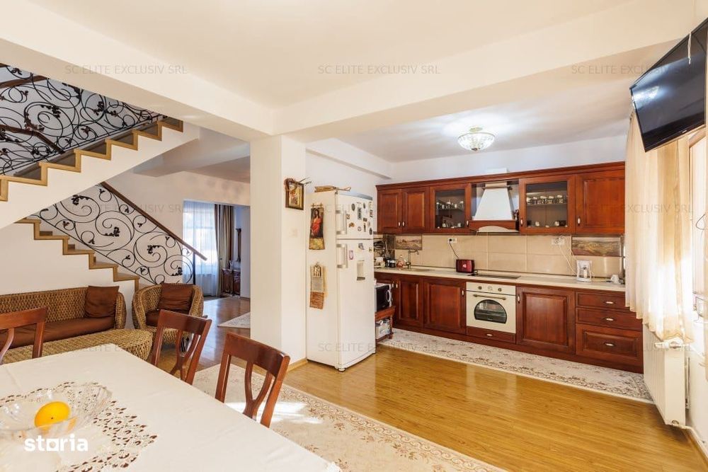 OVIDIU VILE  S+P+1+M-5 dormitoare  3 bai,garaj apr. de LAC 495000 eur!