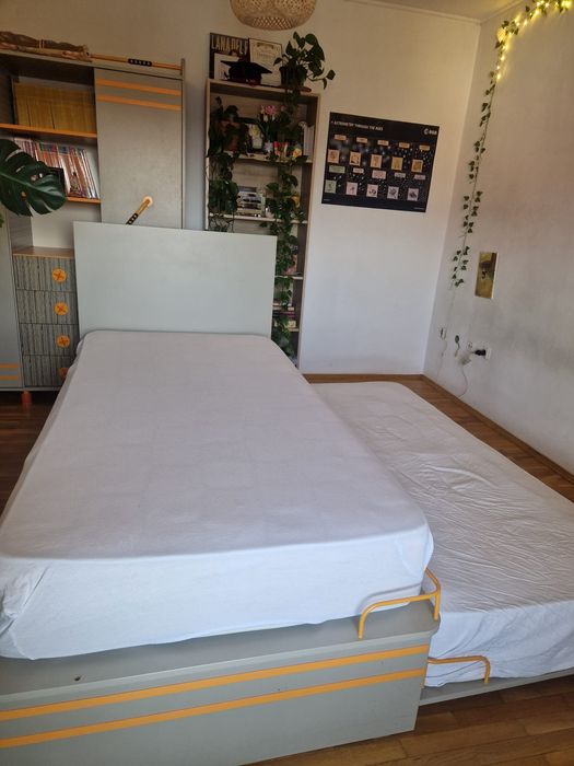 Cameră completă tineret: pat  extensibil , dulap, birou , noptiera