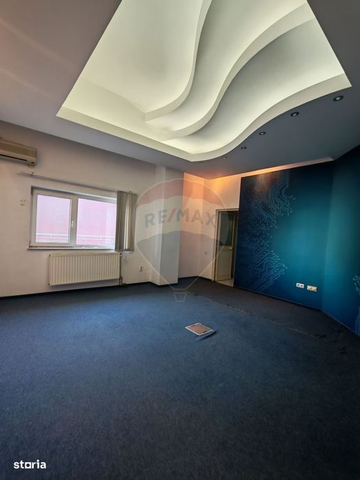 Spațiu de birouri de 2,100mp de închiriat
