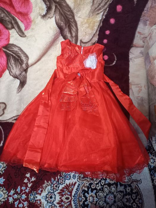 Платье красное для девочек