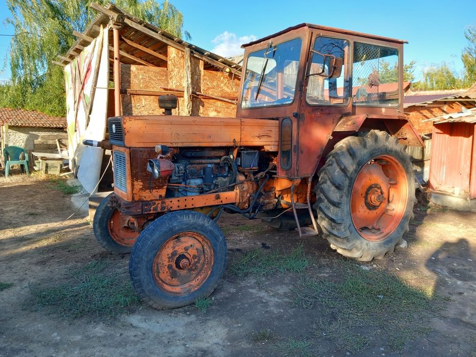 Vând tractor U650