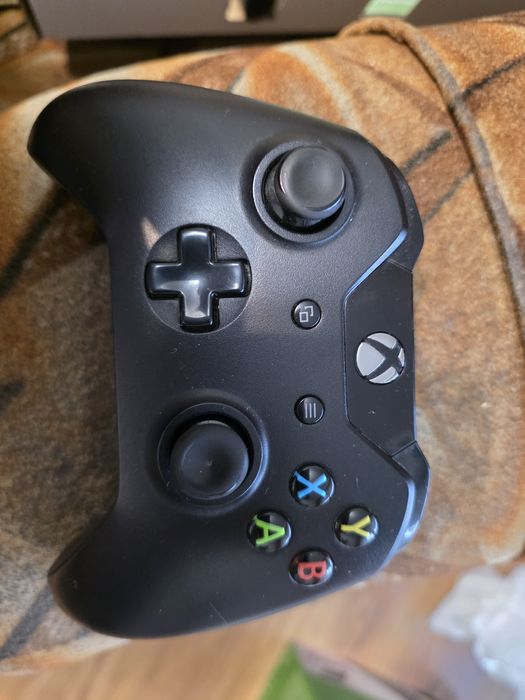 Xbox ONE [с ПОДАРЪК 6 игри]