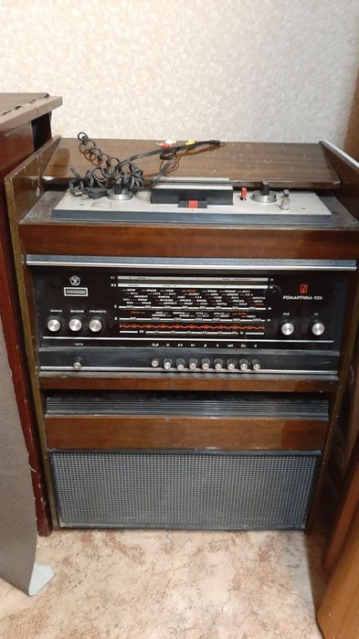 Магнитофон-проигрыватель